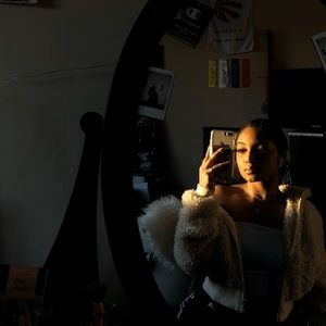 Meet your Posher, Maya